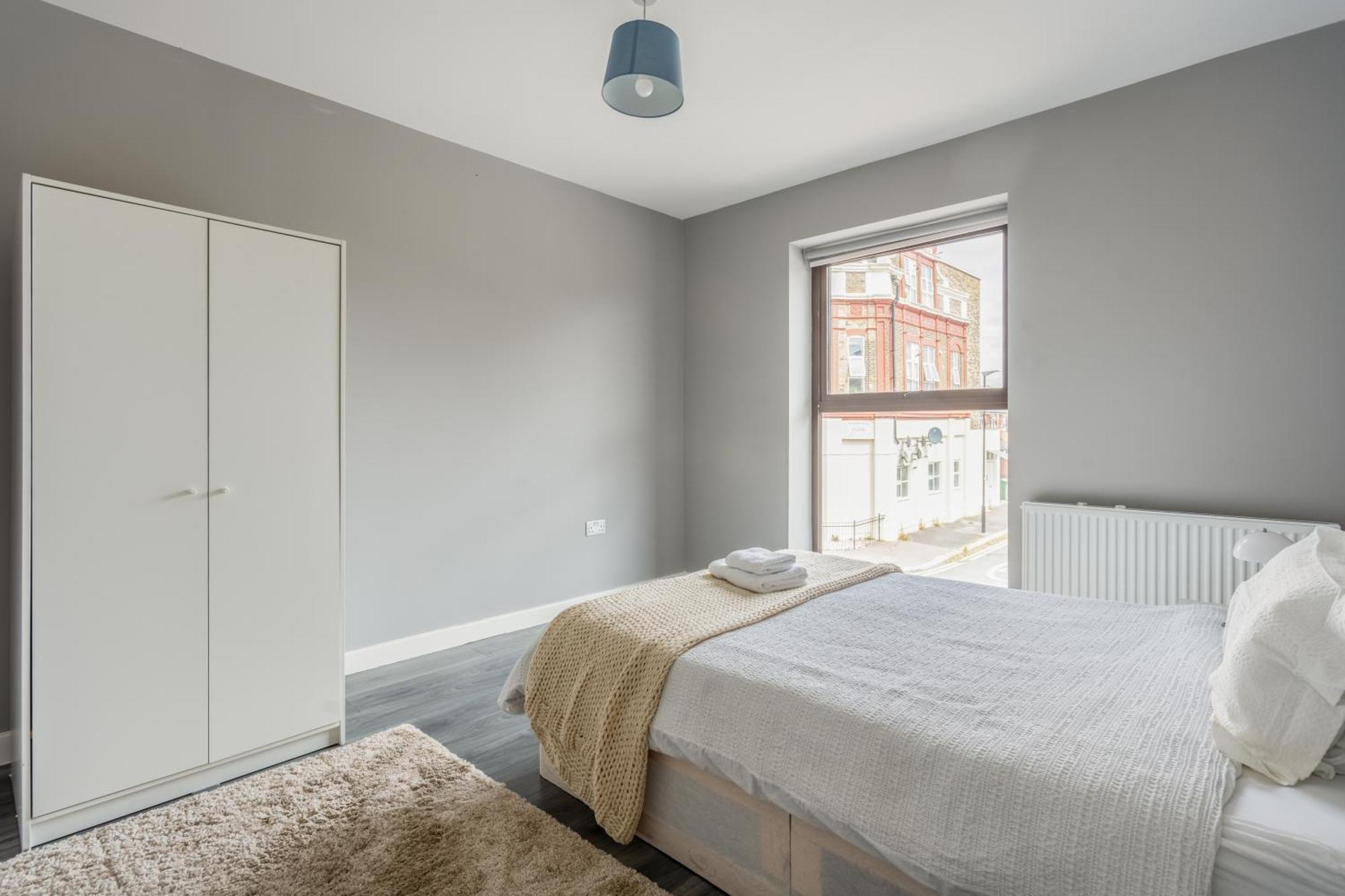 Modern Double Room With Shared Bathroom London Exterior foto